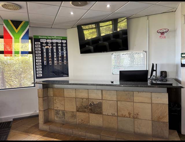 377M² OFFICE FOR SALE IN LA LUCIA